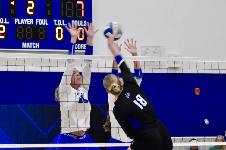 Royals volleyball sweeps ORCS for third straight win